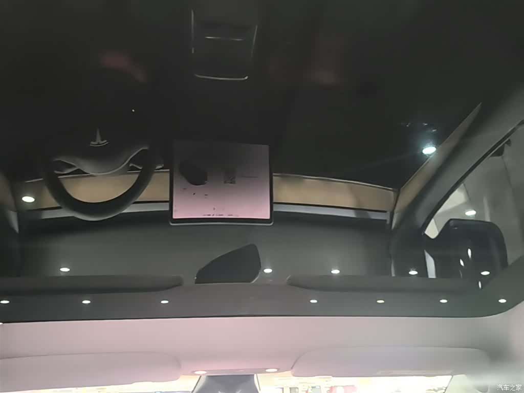 Tesla Model Y, 2022 18