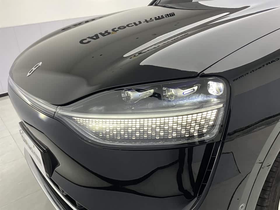 AITO Ask the world M9