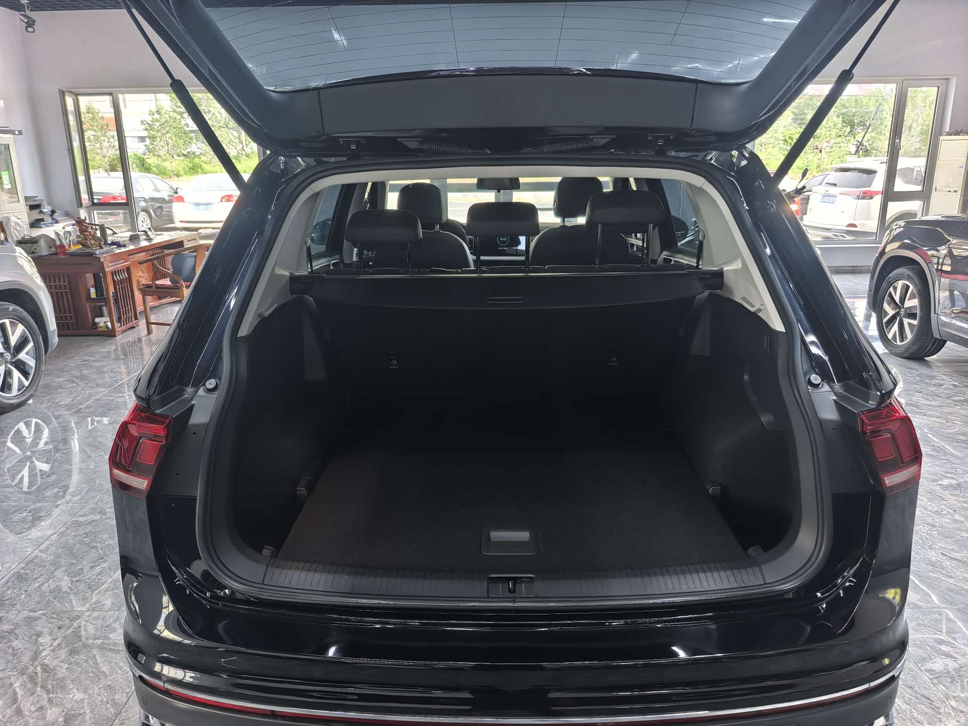 Volkswagen Tiguan L, 2023 14