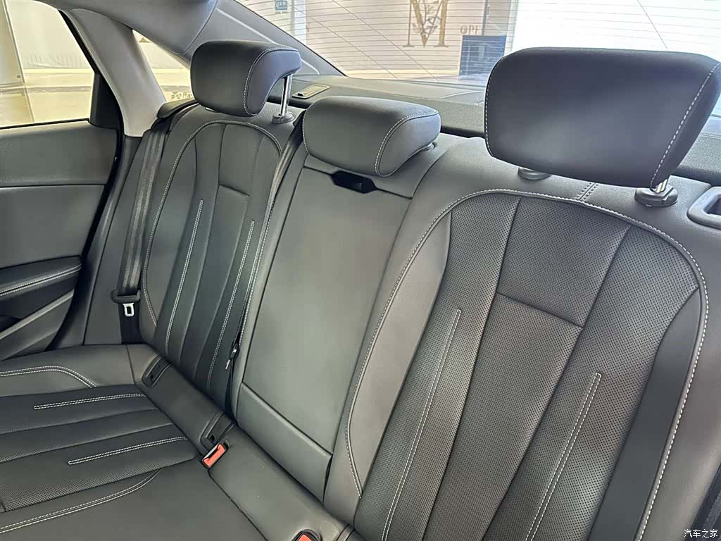 Audi A4L, 2021 26