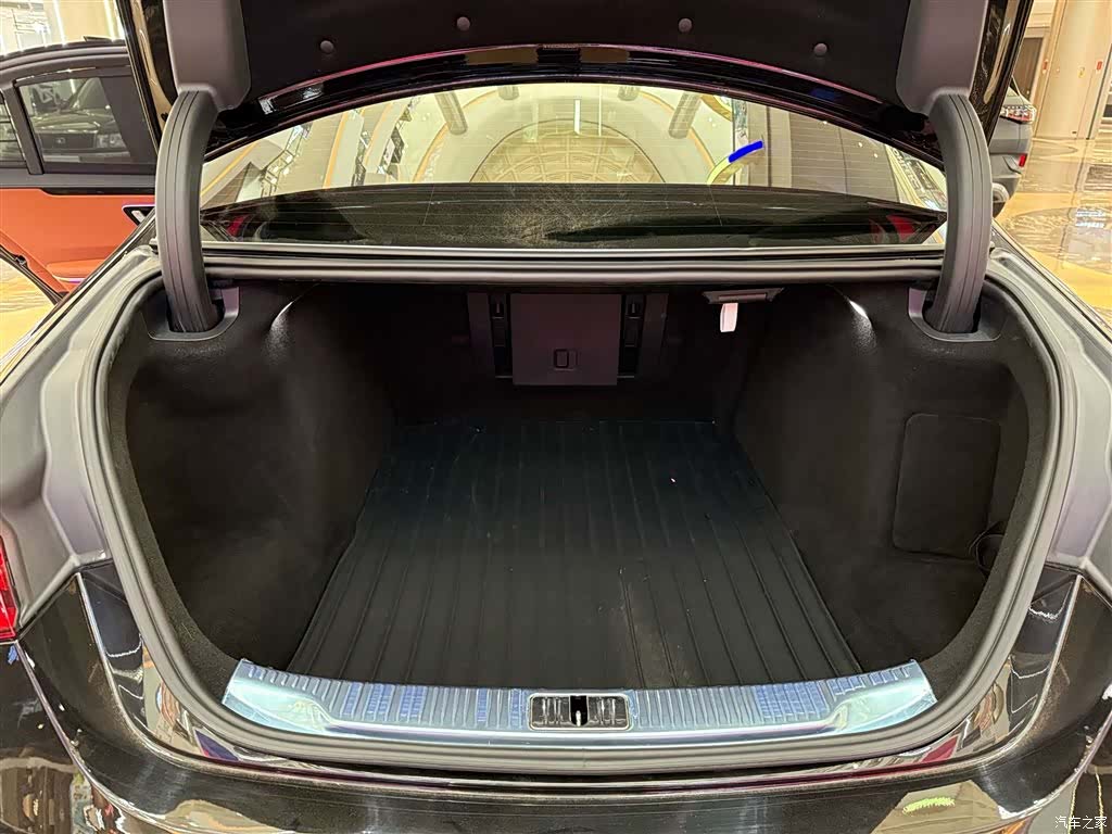 Mercedes-Benz S-Class, 2022 25