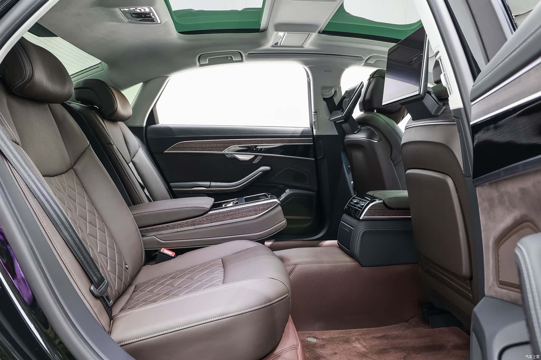 Audi A8L, 2025 12