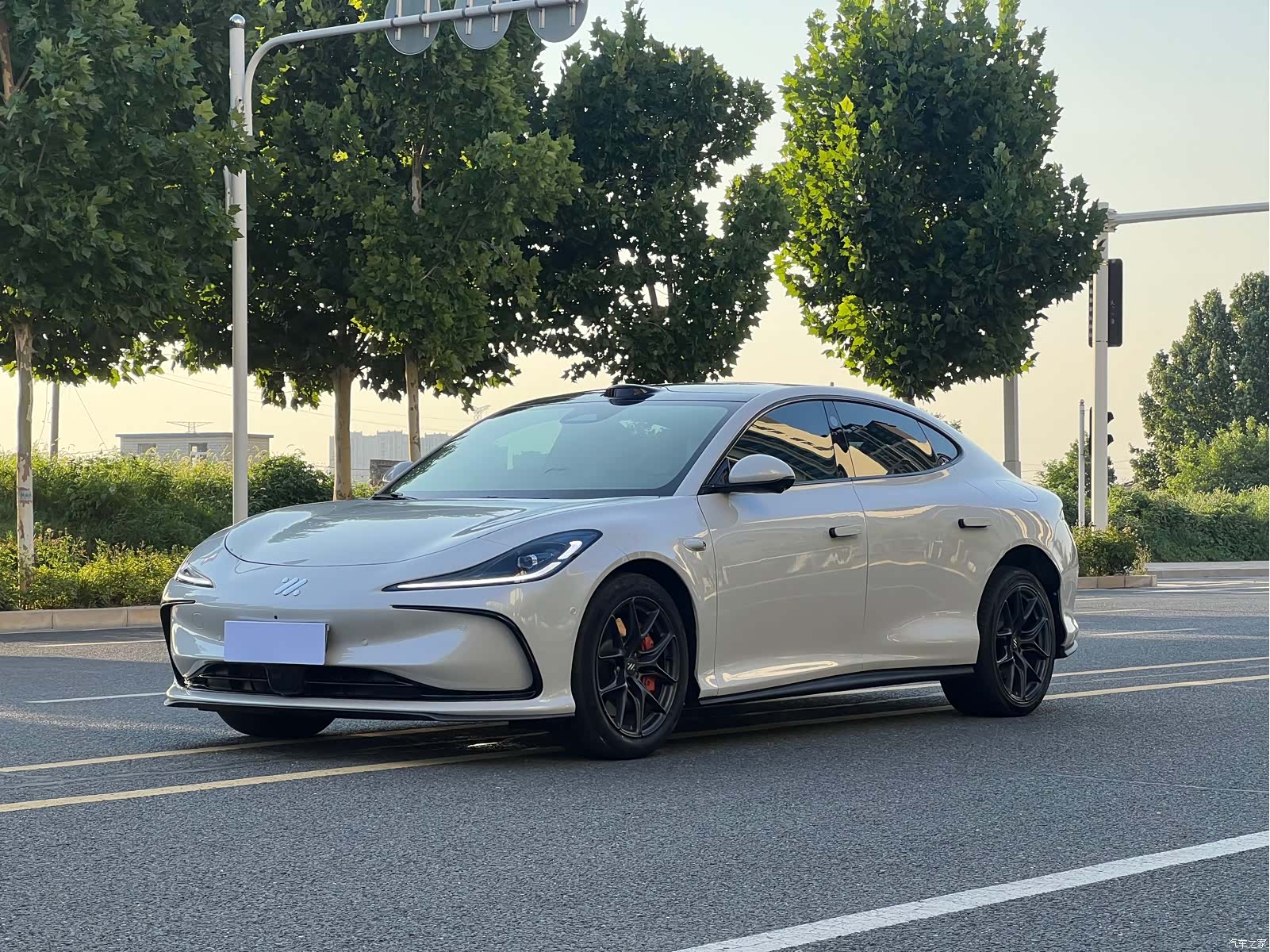 IM Motors L6, 2024 1