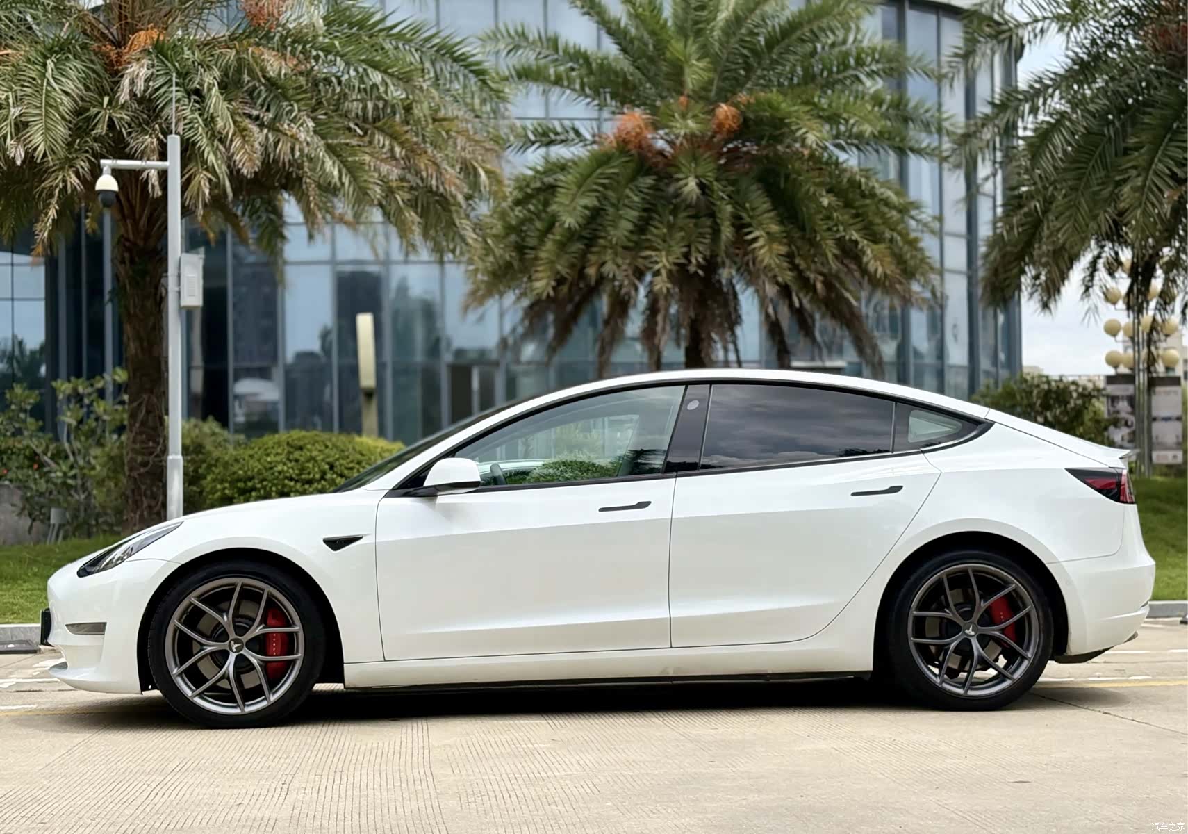 Tesla Model 3, 2021 11