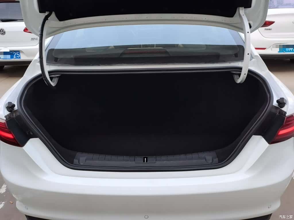 Geely Binray, 2021 19