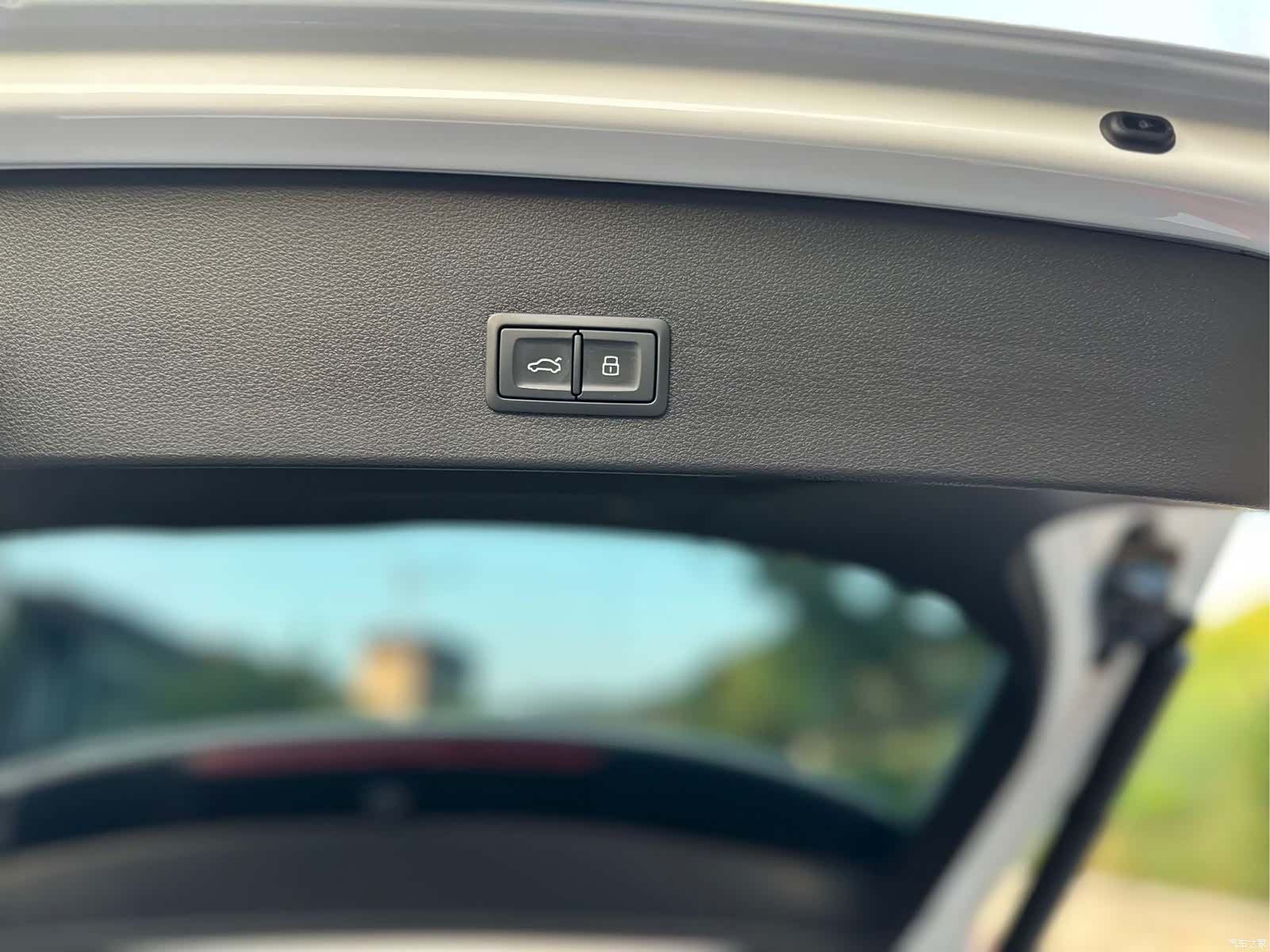 Audi Q2L, 2023 13