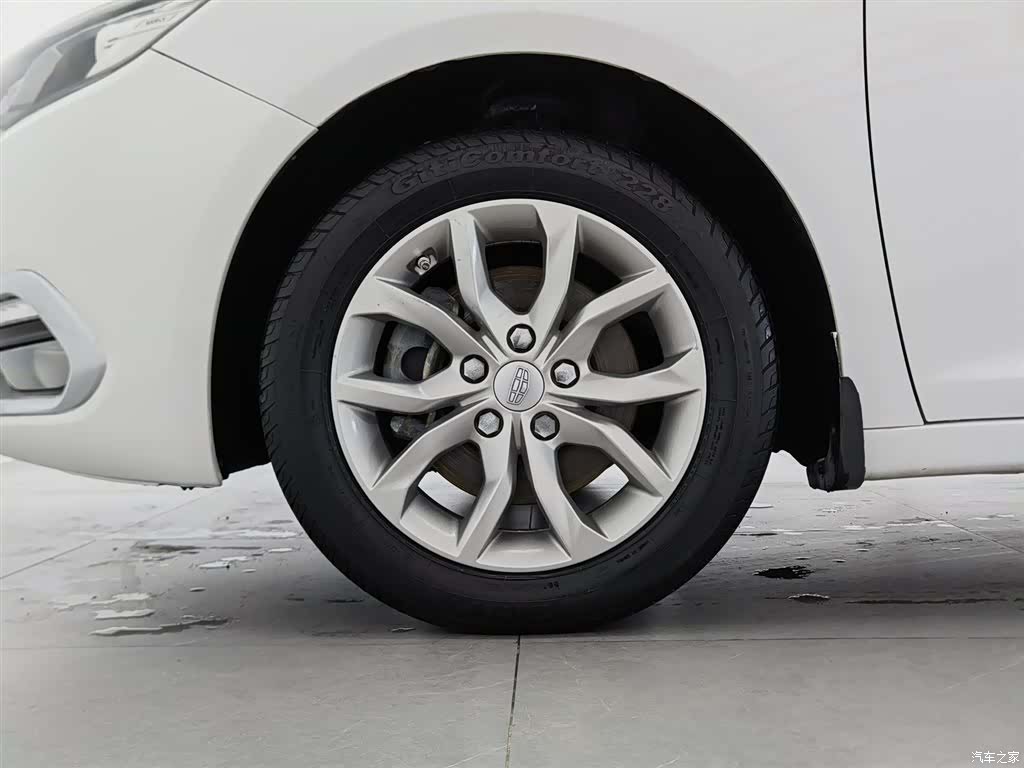 Geely Emgrand, 2017 17