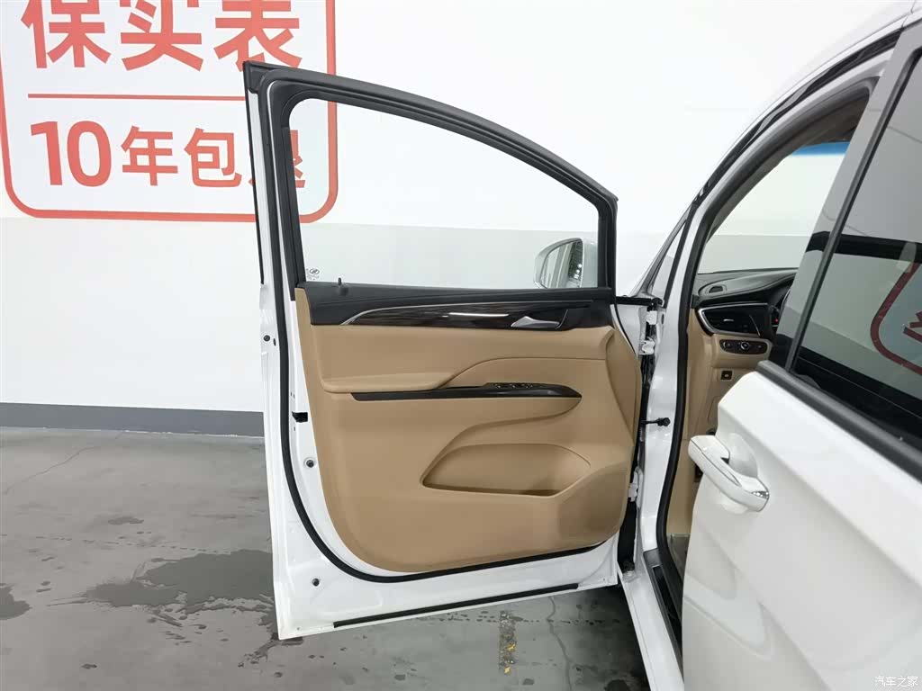 Buick GL8, 2019 8
