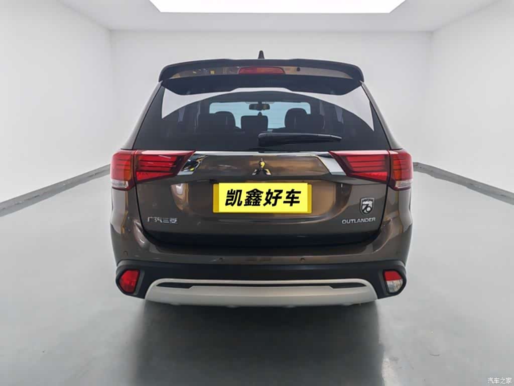 Mitsubishi Outlander, 2020 все фото