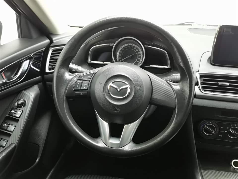 Mazda 3 Angkesaila