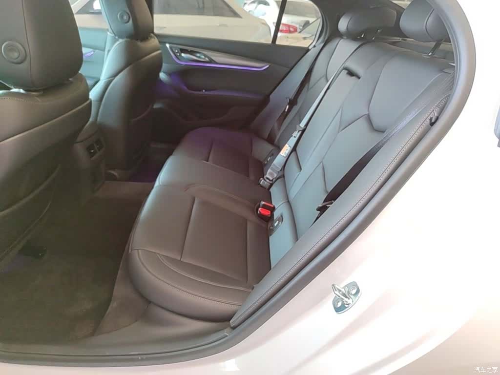 Cadillac CT5, 2025 17