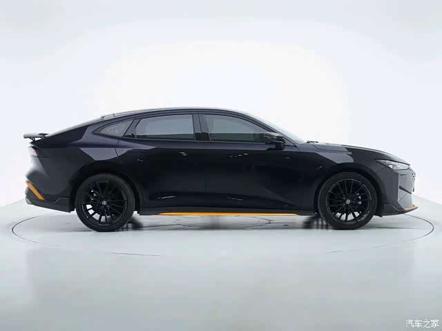 Changan UNI-V, 2025 2