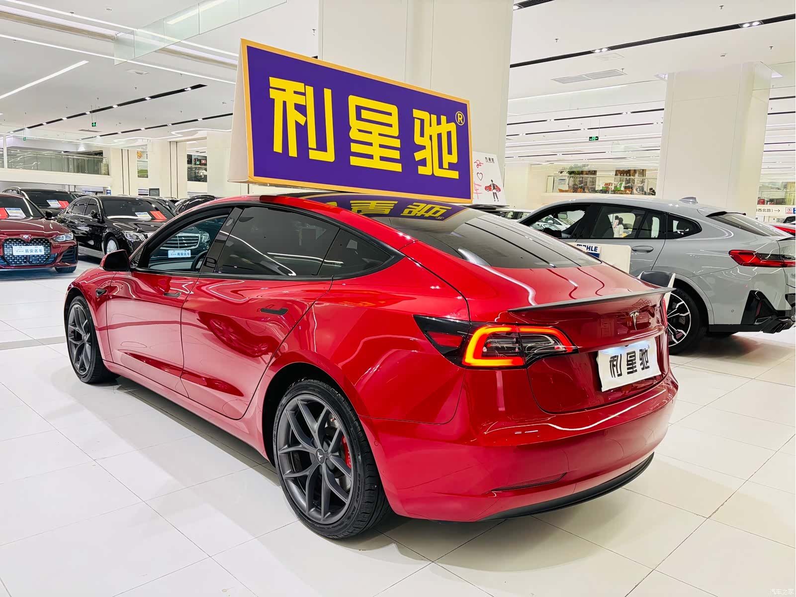 Tesla Model 3, 2022 3