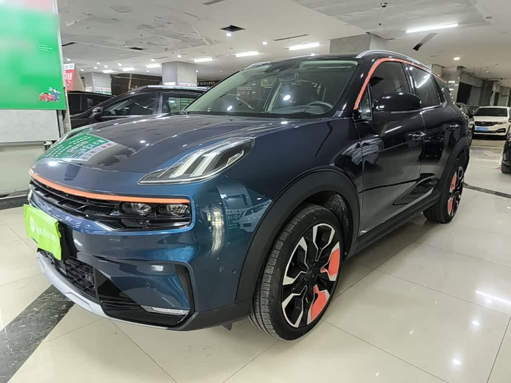 Lynk & Co 06