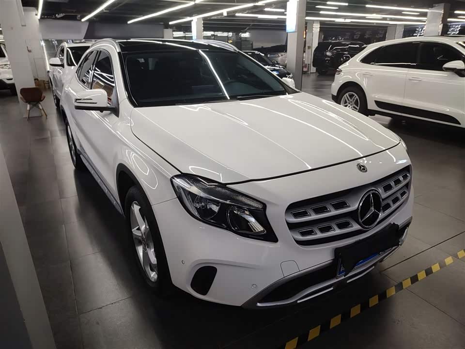 Mercedes-Benz GLA