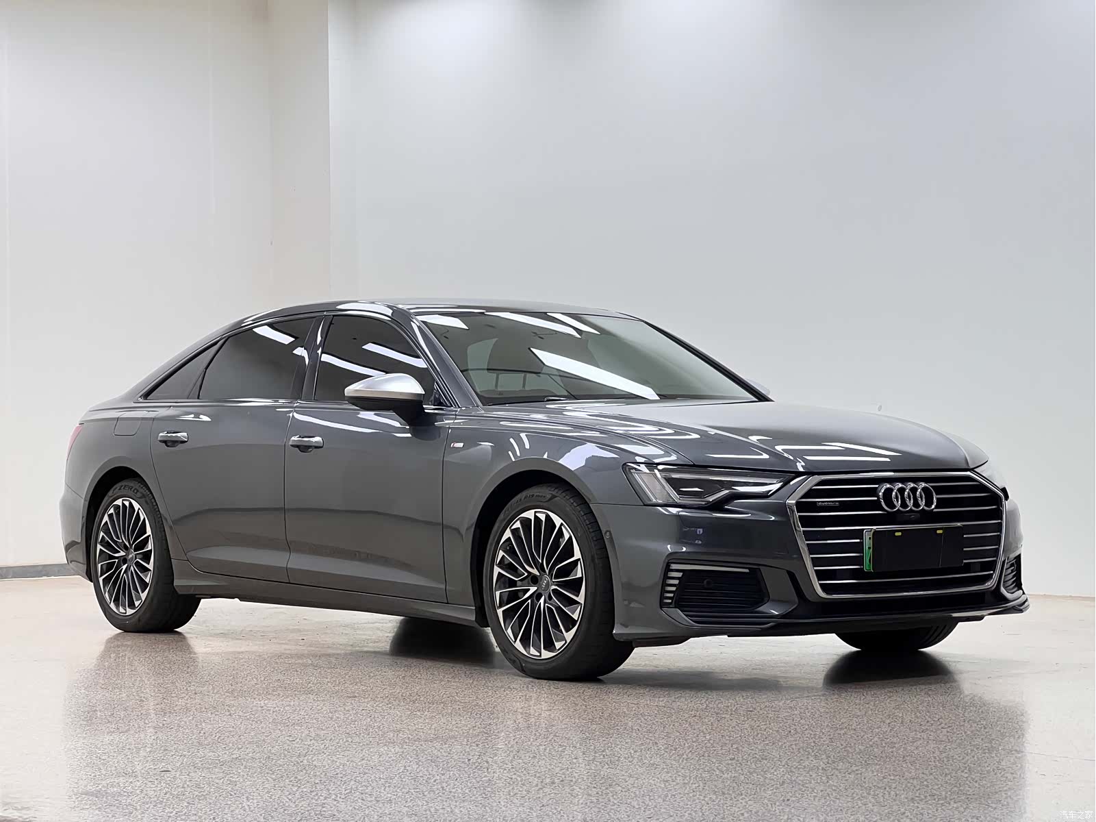 Audi A6L, 2021 3