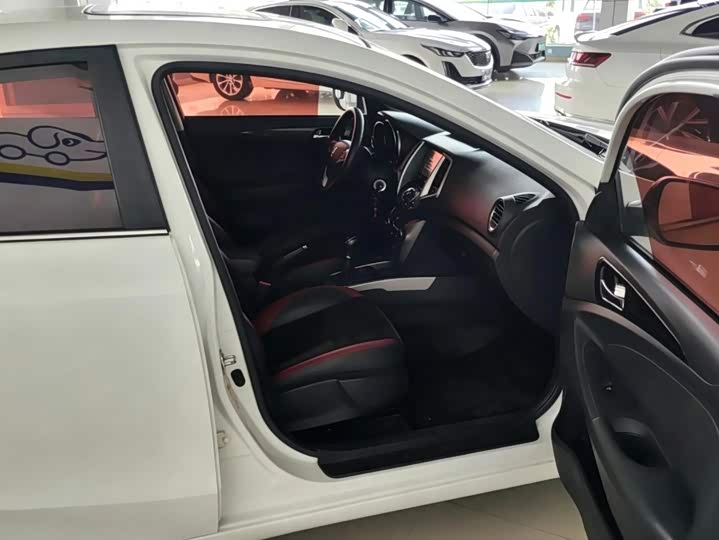 Changan Eado XT 2015 1.6L МКПП jun ku xing guo V