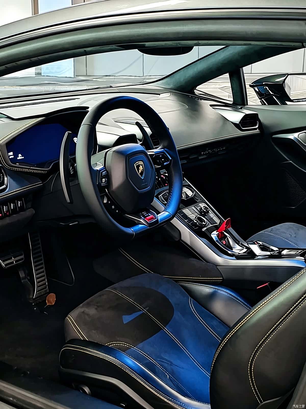 Lamborghini Huracán, 2015 4