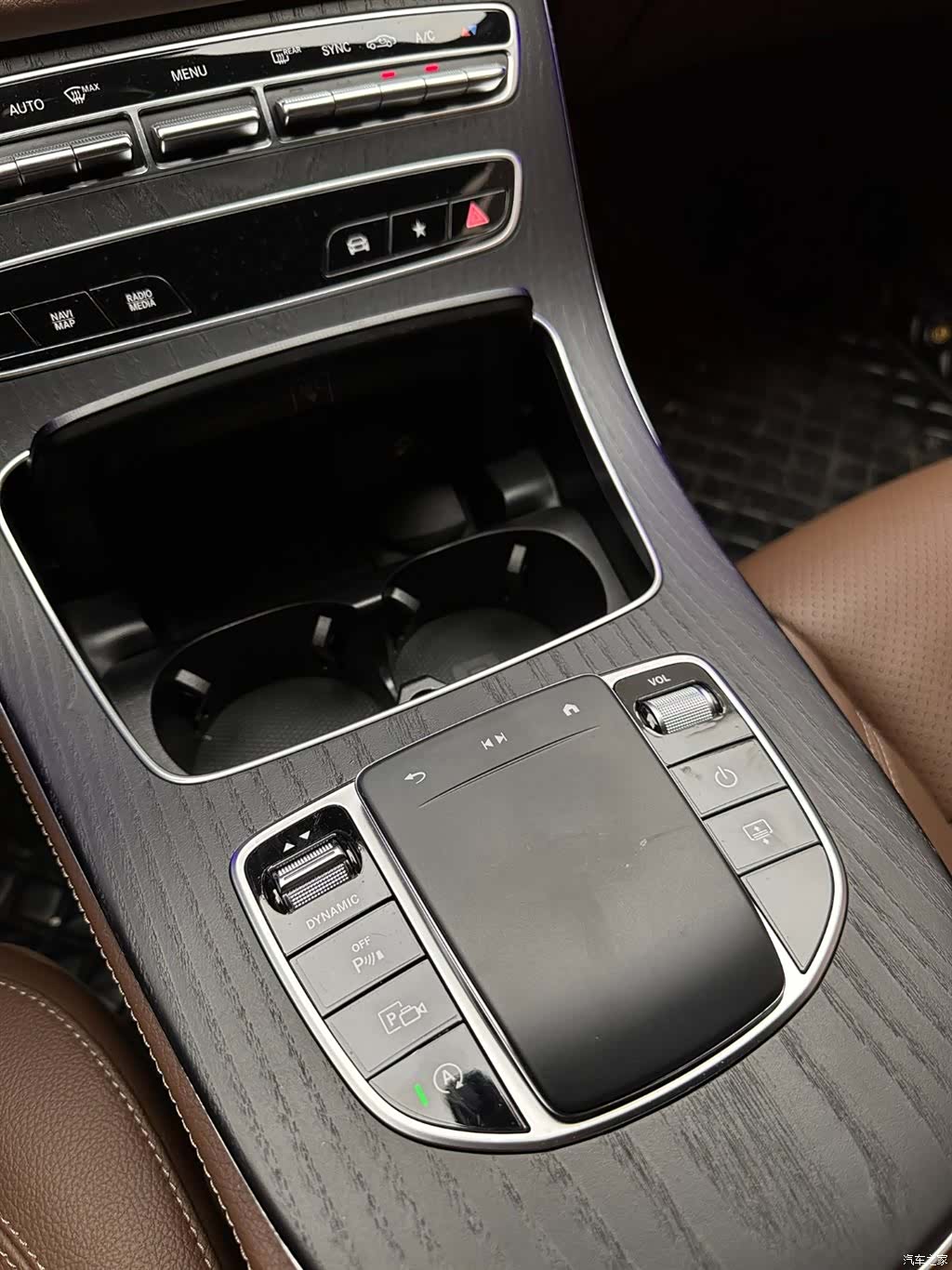 Mercedes-Benz E-Class, 2023 16