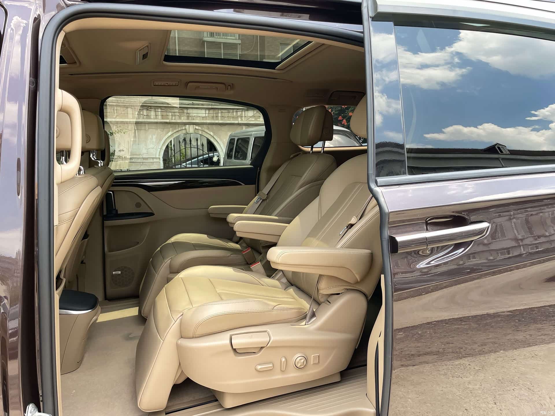 Buick GL8, 2017 15