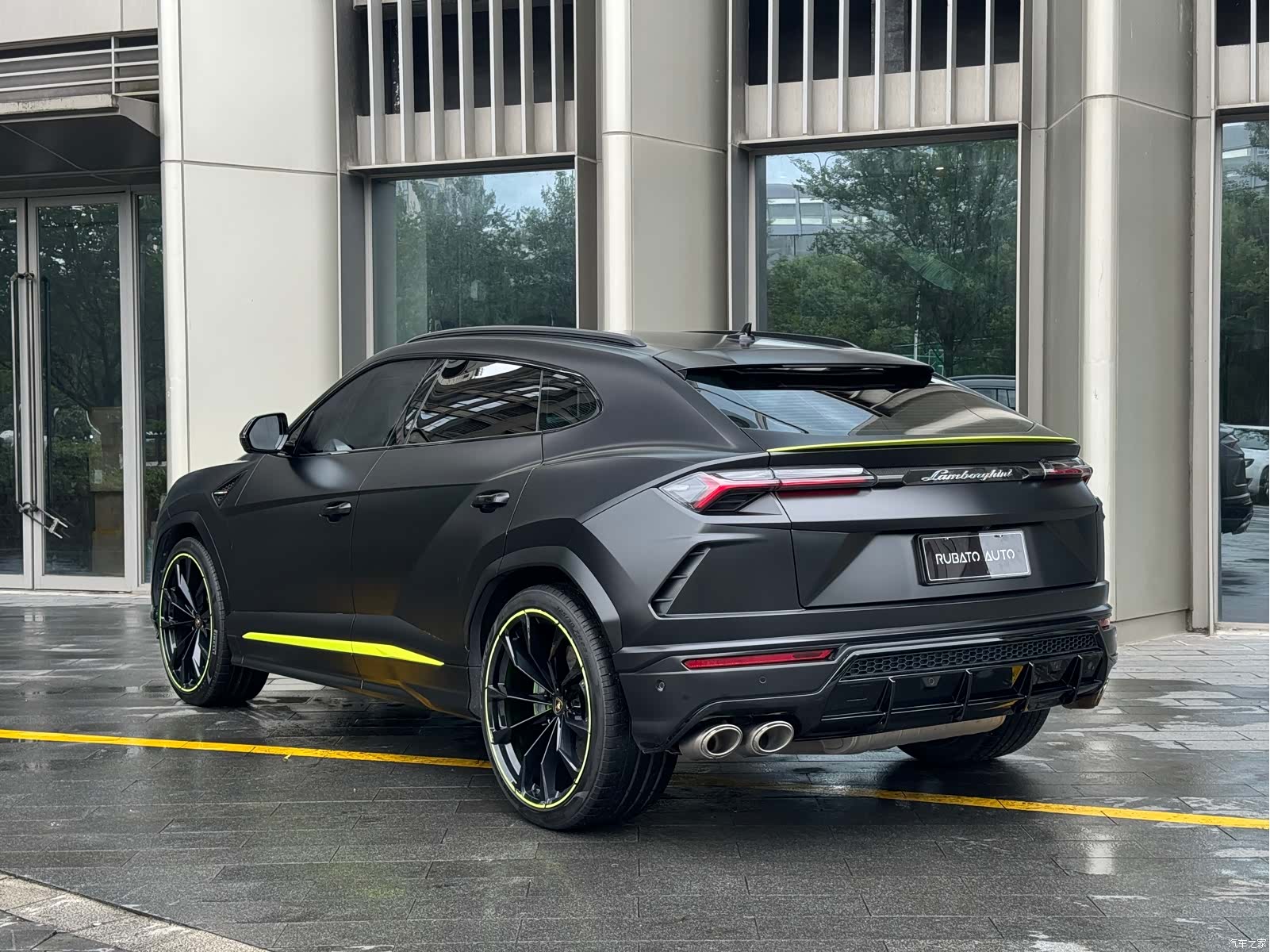 Lamborghini Urus, 2022 3