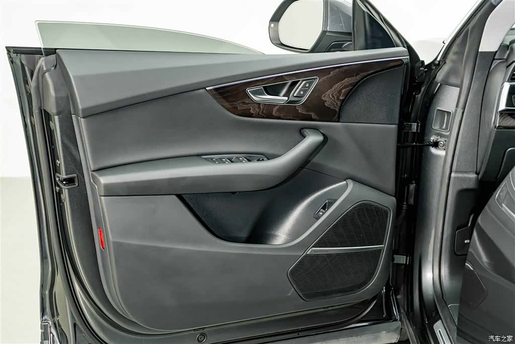 Audi Q8, 2021 17