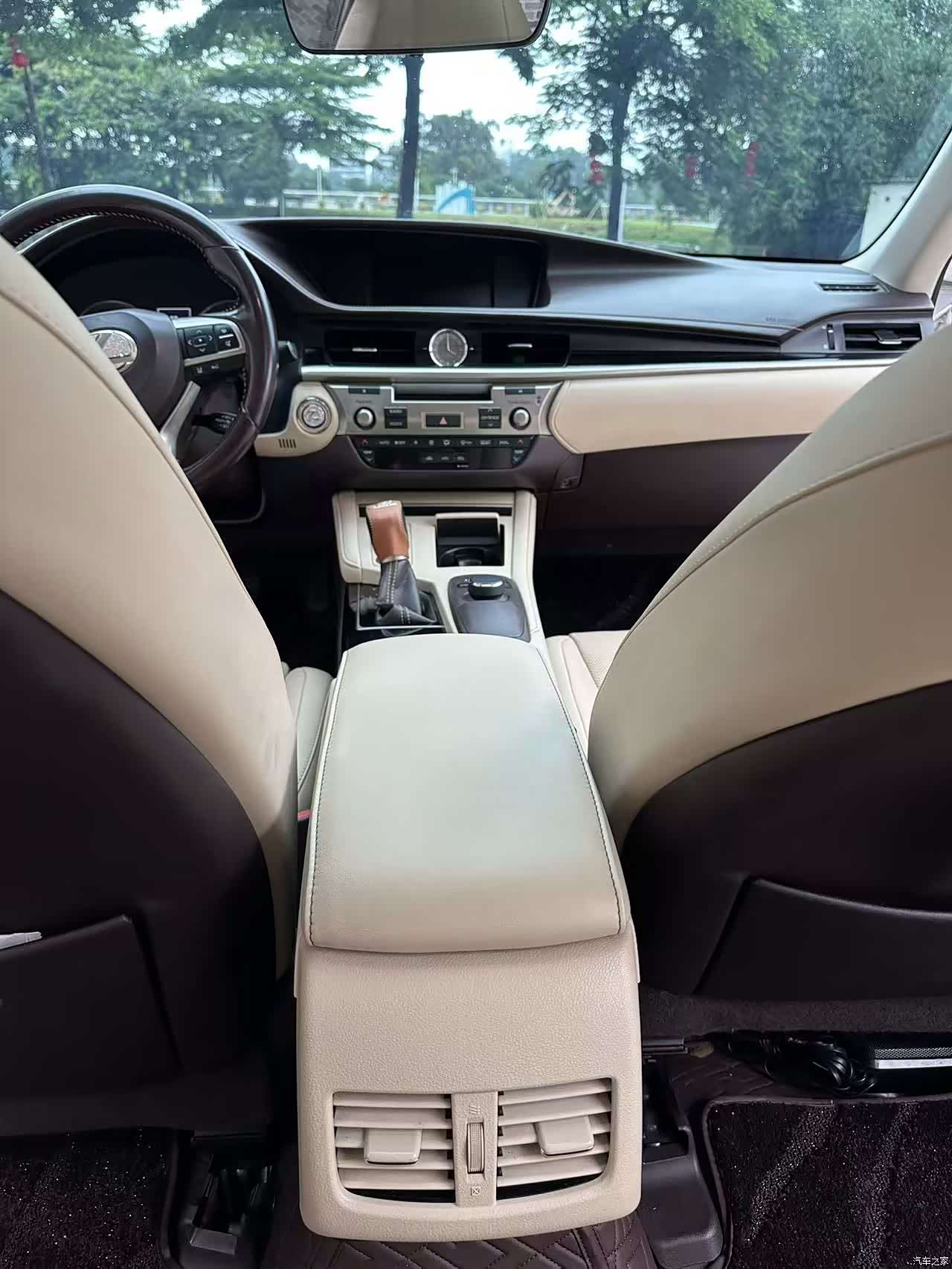 Lexus ES, 2016 13