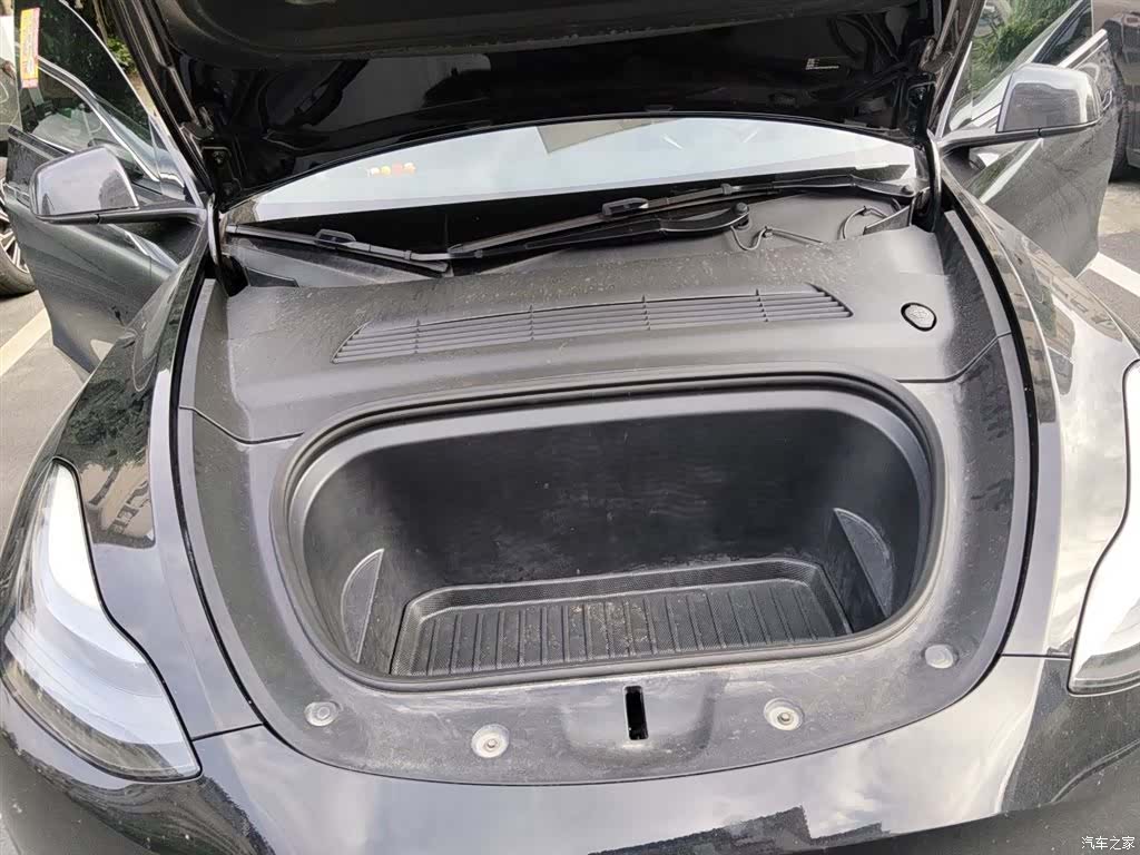 Tesla Model Y, 2022 11