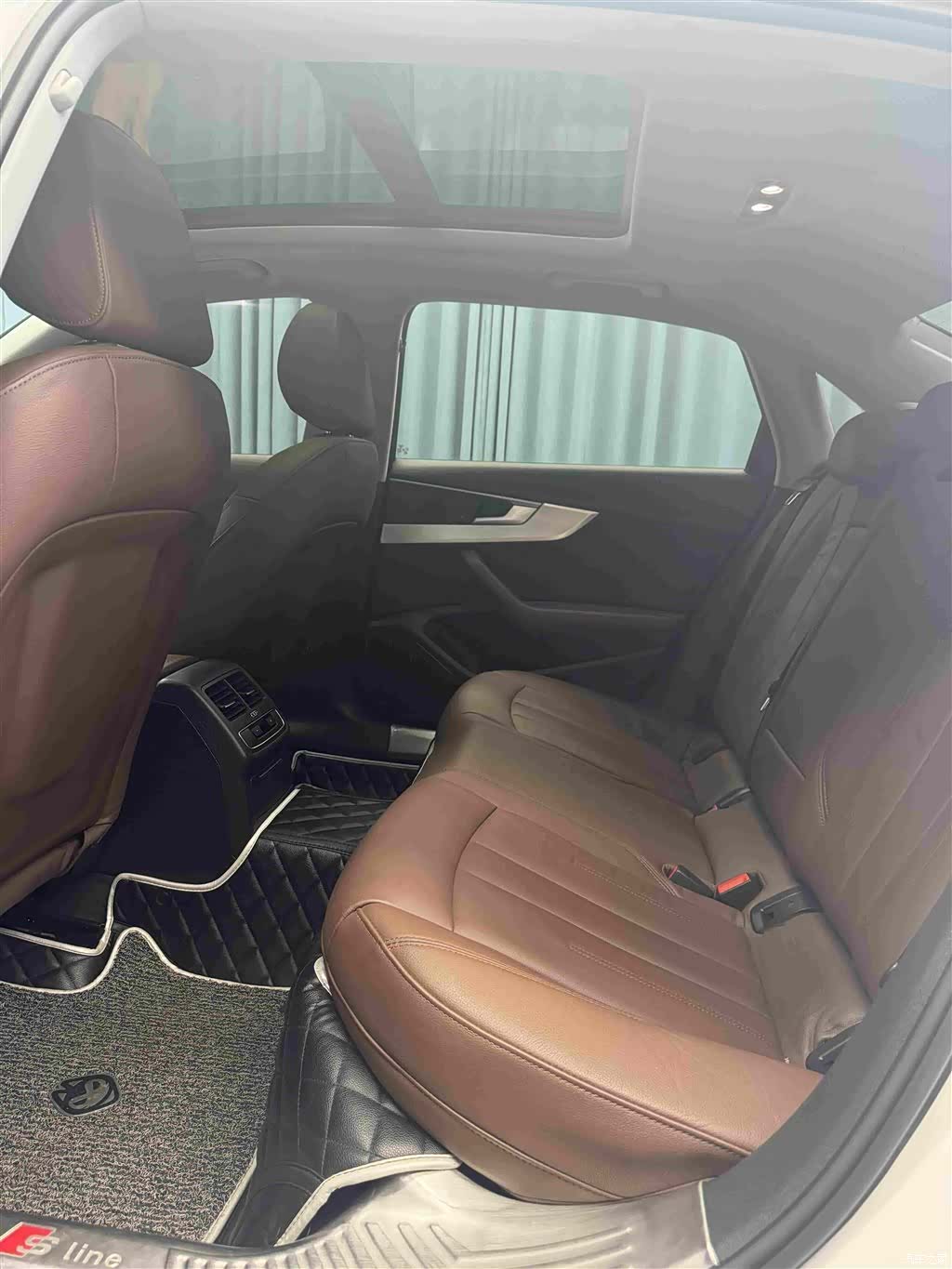 Audi A4L, 2018 все фото