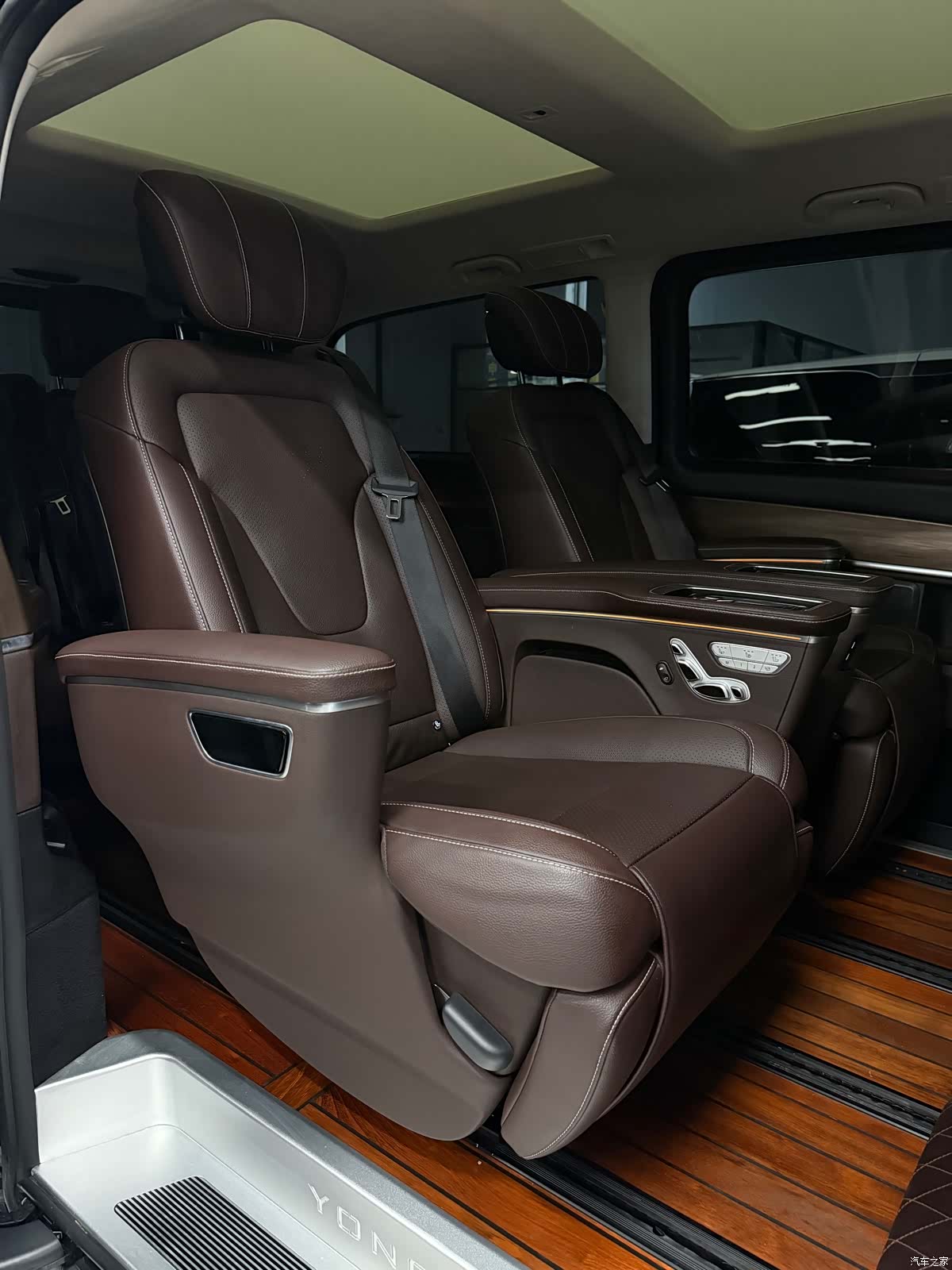 Mercedes-Benz V-Class, 2022 4