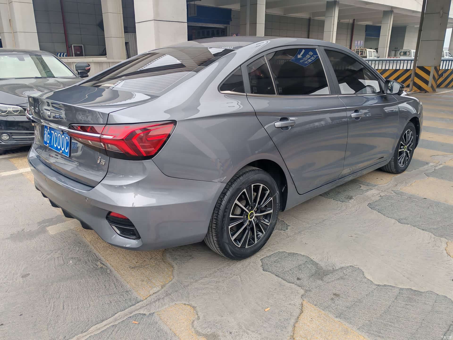Roewe i5, 2022 4