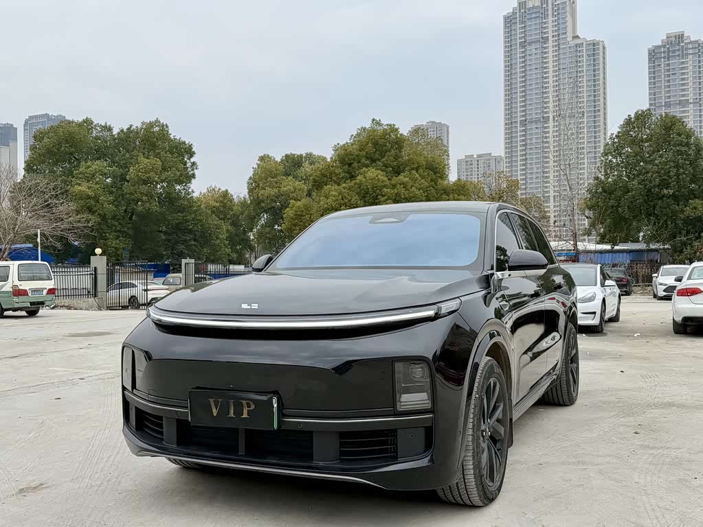 Li Auto L8