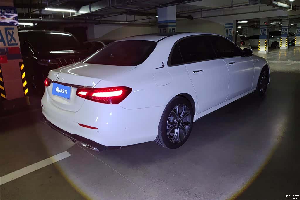 Mercedes-Benz E-Class, 2023 3