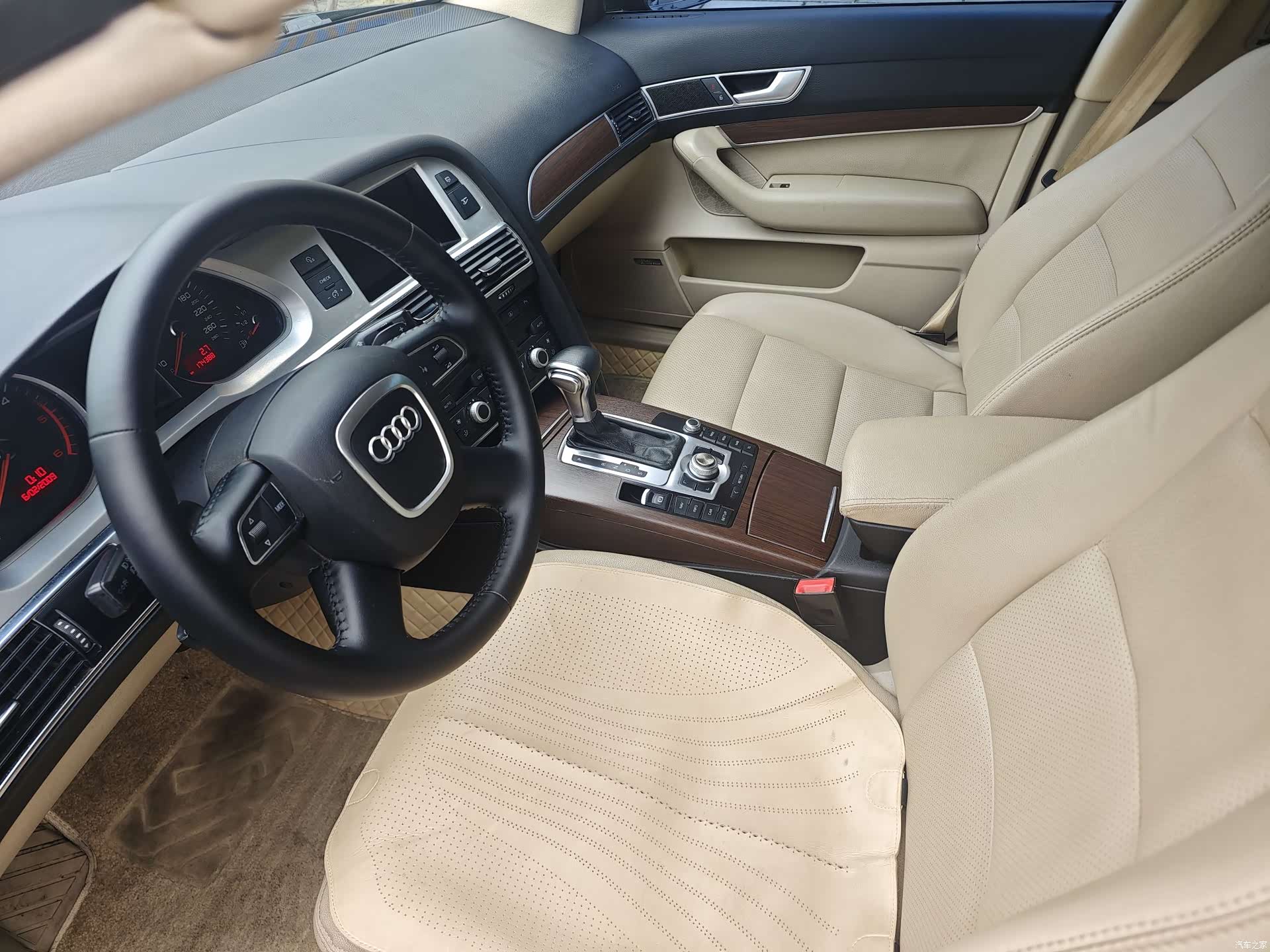 Audi A6L, 2010 10