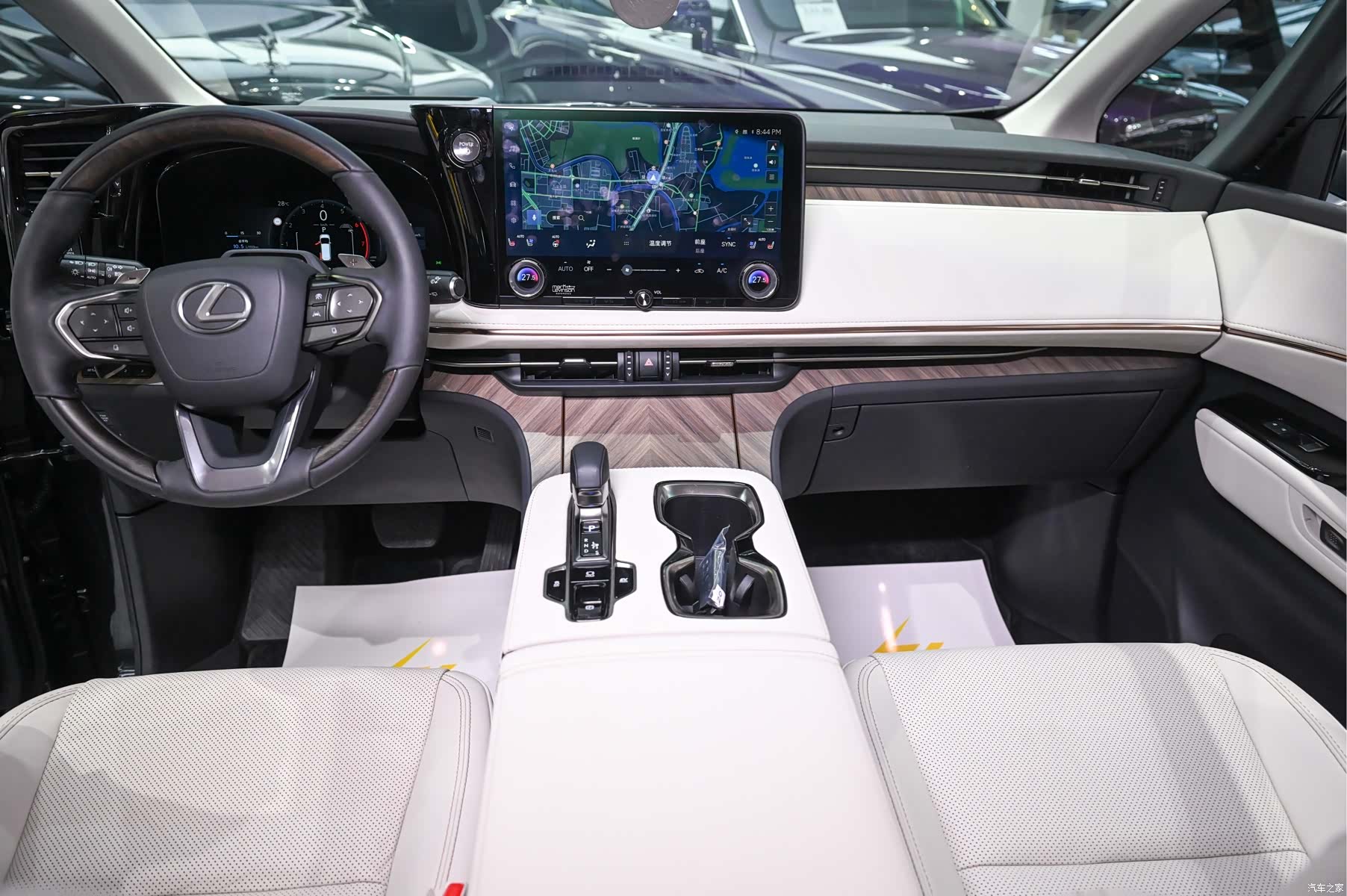 Lexus LM, 2024 24