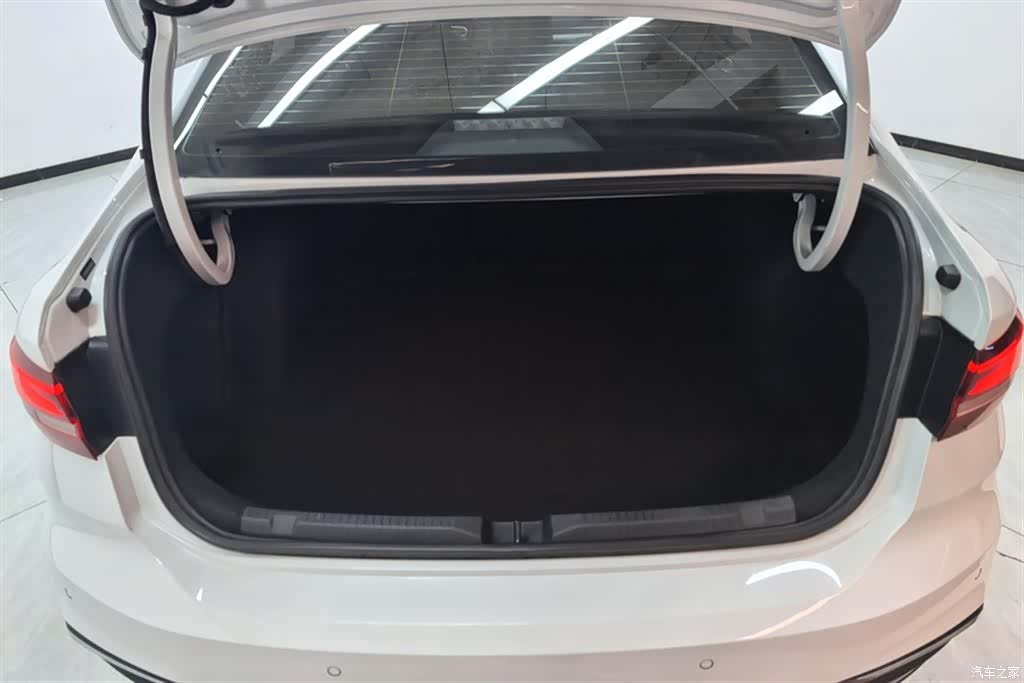 Volkswagen Lavida, 2022 4