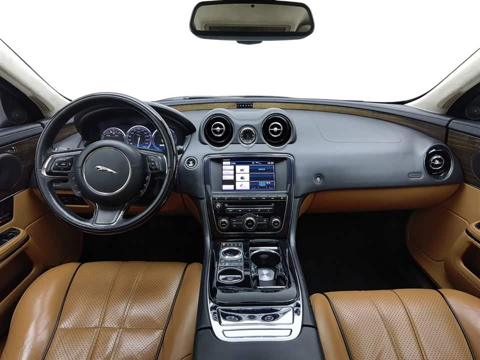 Jaguar XJ