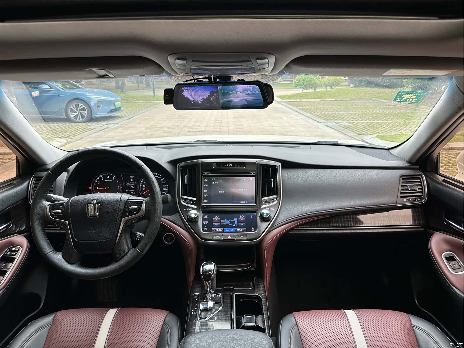 Toyota Crown, 2018 8