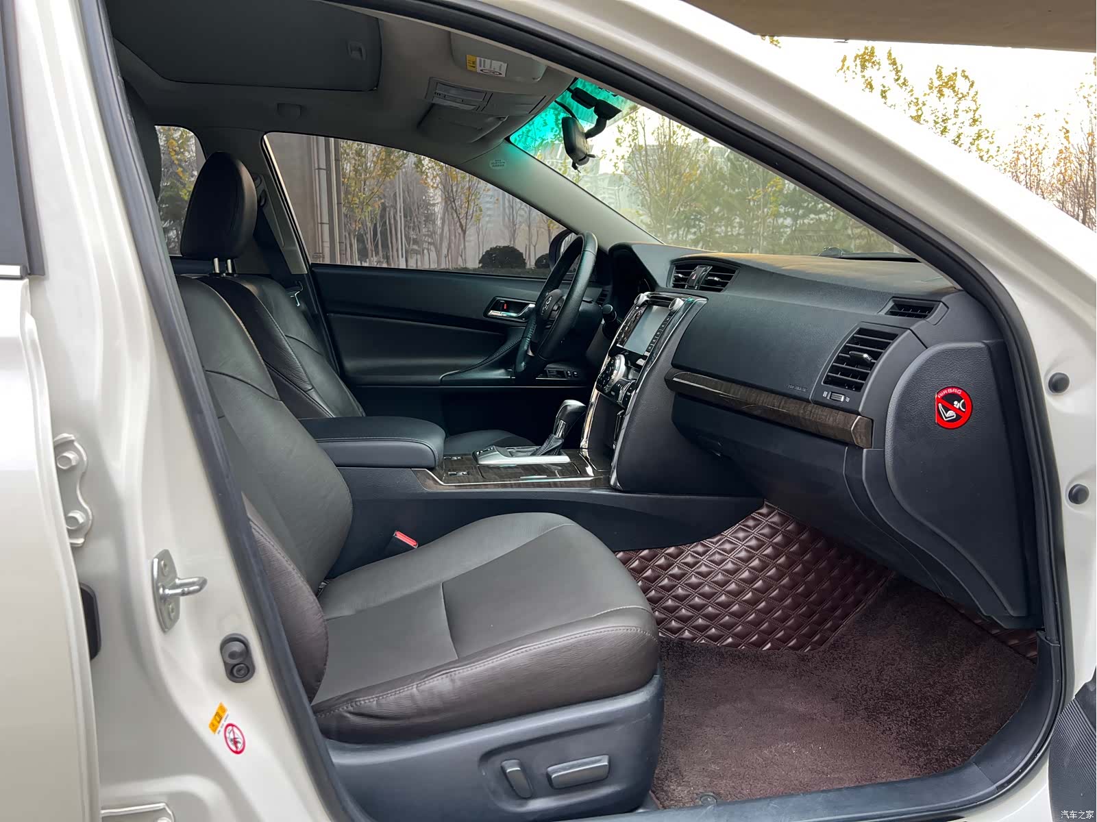 Toyota 2.5V, 2017 11