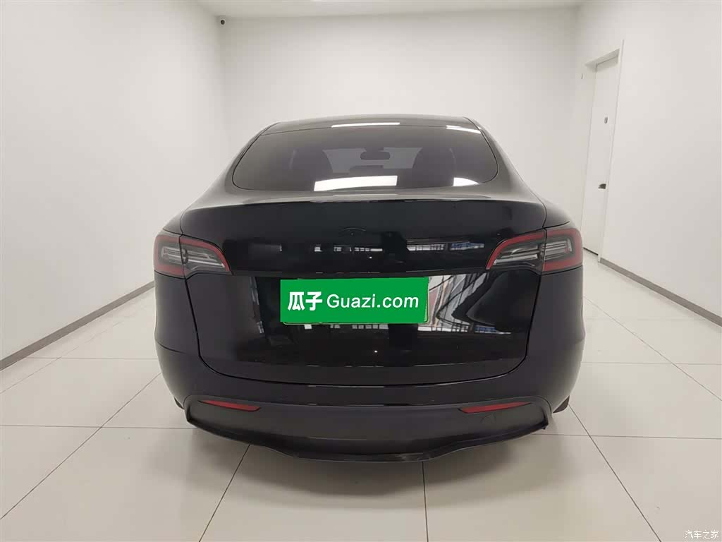 Tesla Model Y, 2022 4
