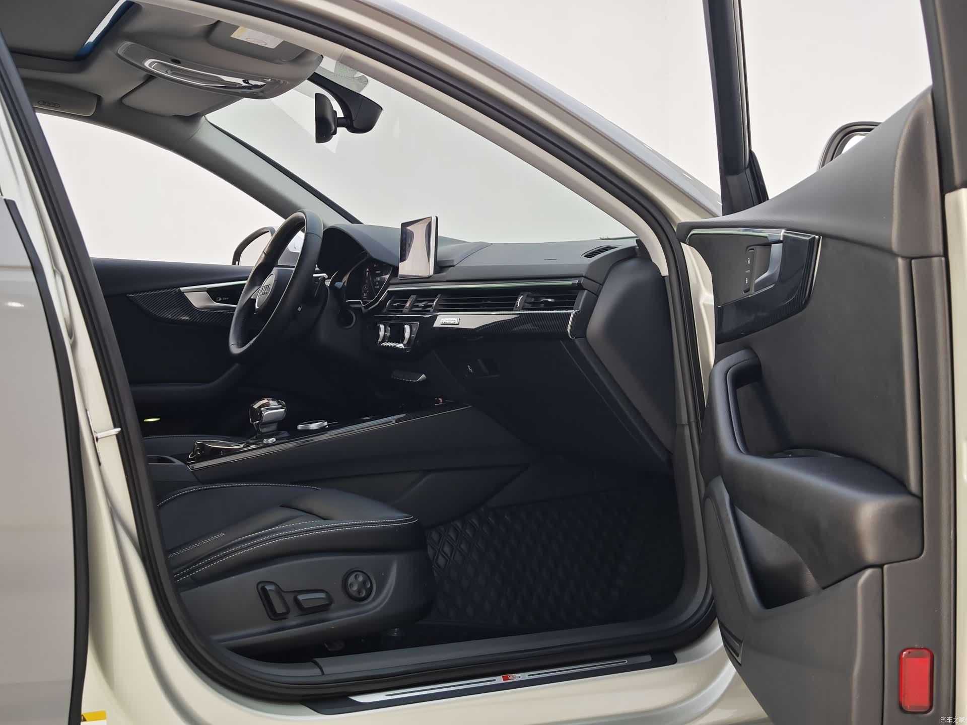Audi A4L, 2017 27
