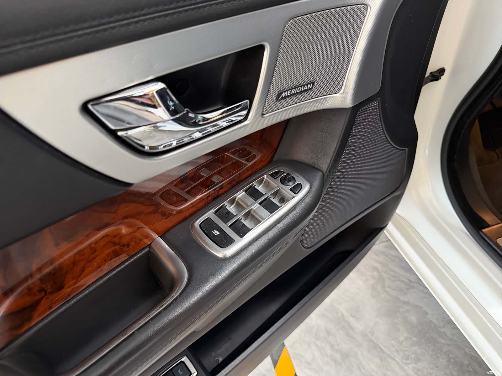 Jaguar XF, 2015 13
