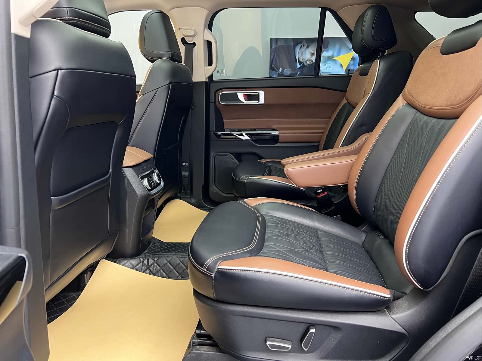 Ford Explorer, 2024 8