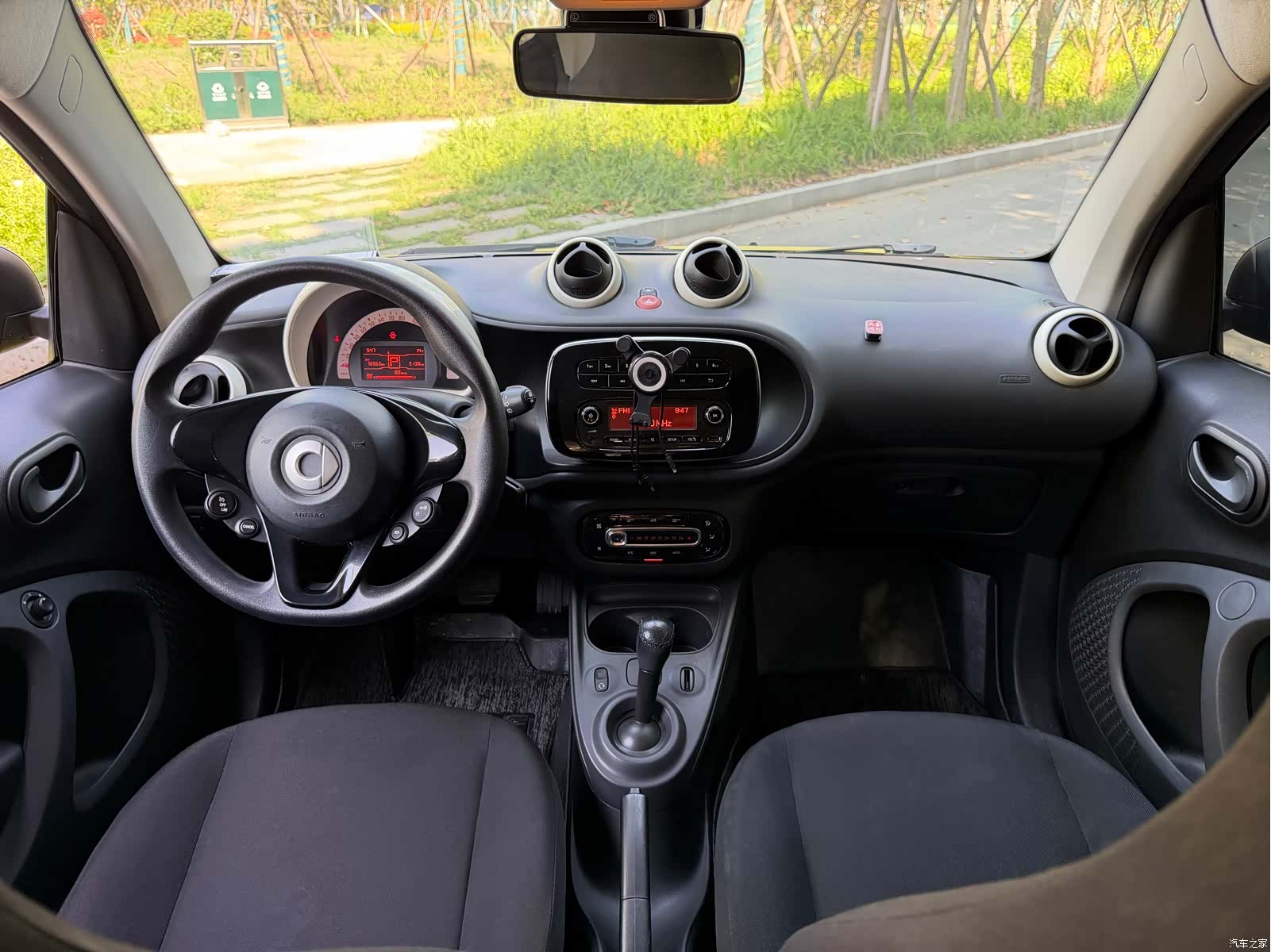 Smart Fortwo, 2018 15