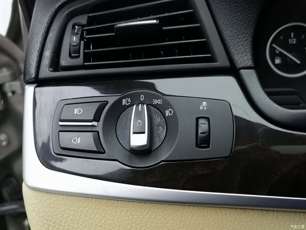 BMW 5 Series, 2012 21