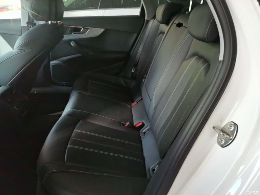 Audi A4L, 2022 17