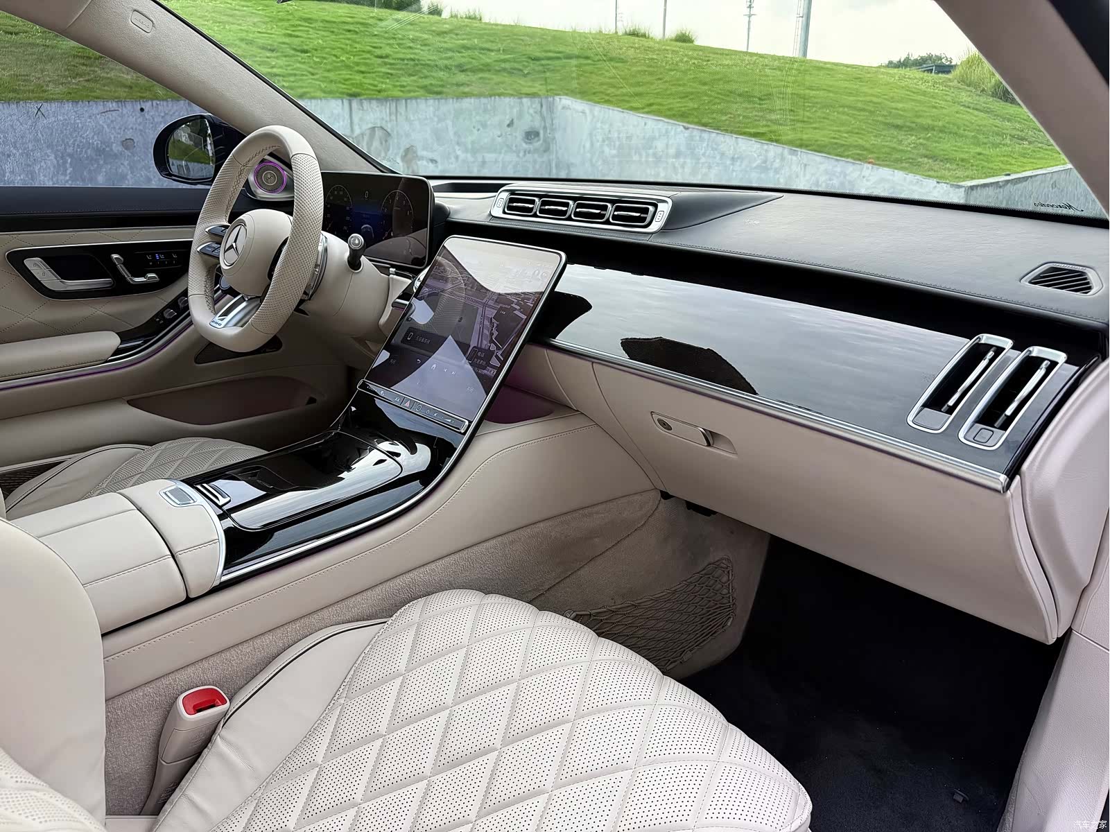 Mercedes-Benz S-Class, 2024 17