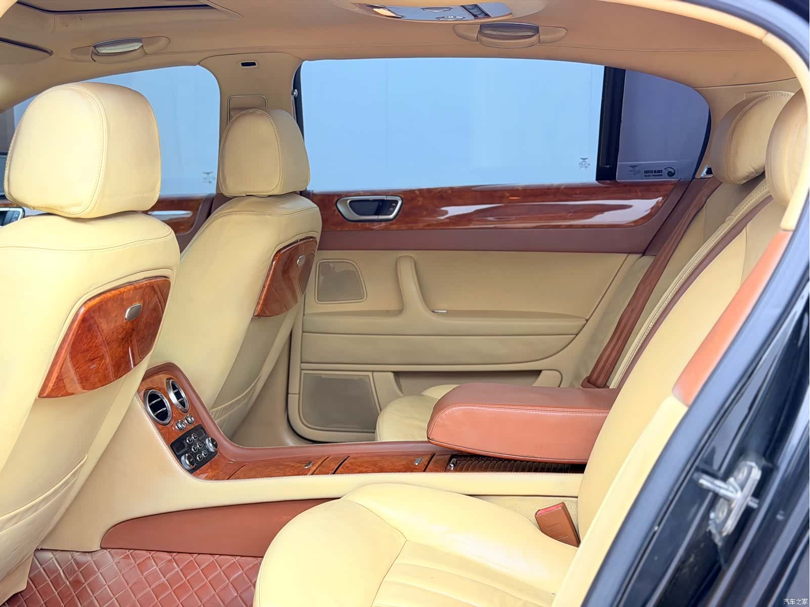 Bentley Flying Spur, 2007 13