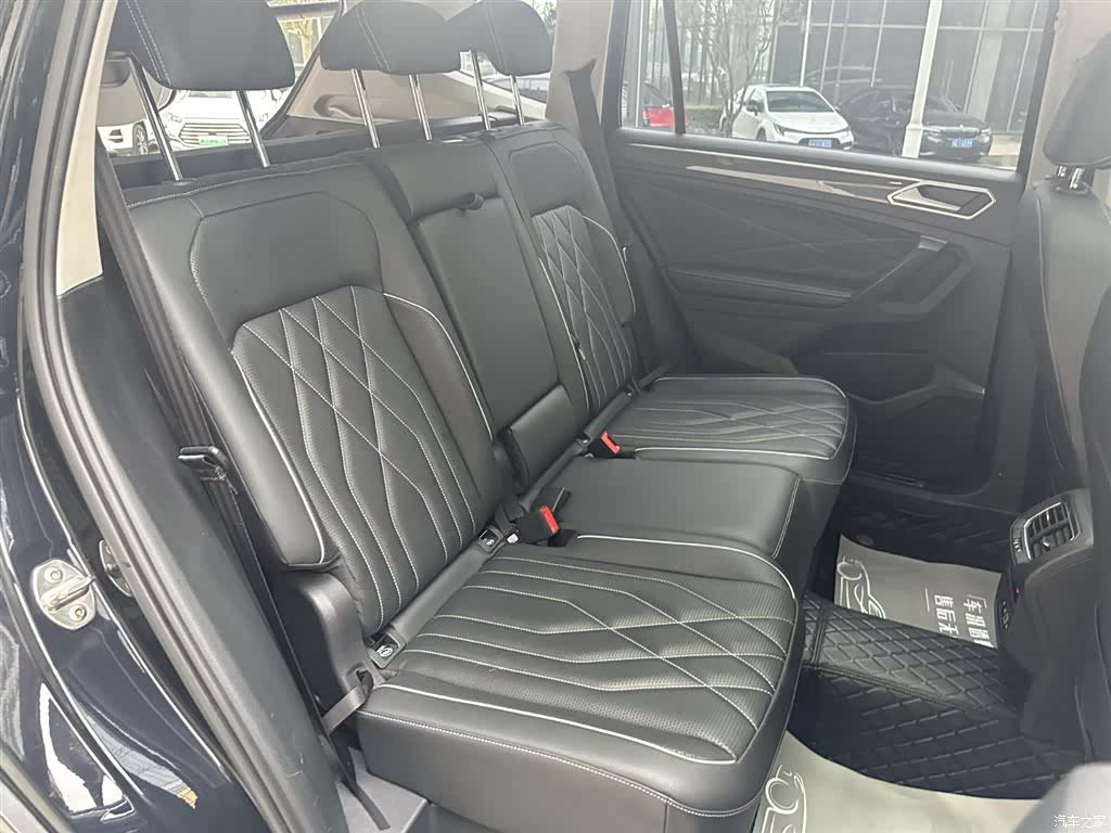Volkswagen Tiguan L, 2023 8