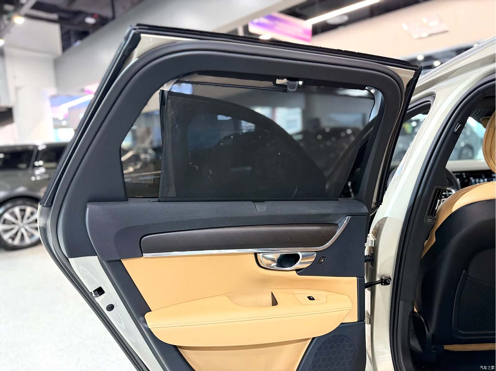 Volvo V90, 2019 28